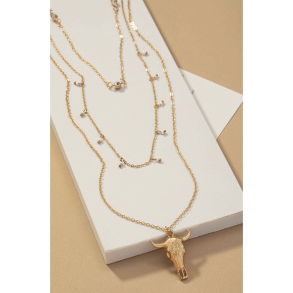 Layered cow skull necklace - Picture 2 of 3